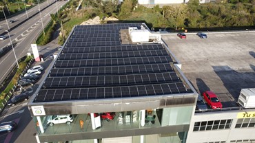 104 kWp sobre cubierta de concesionario en Gijón