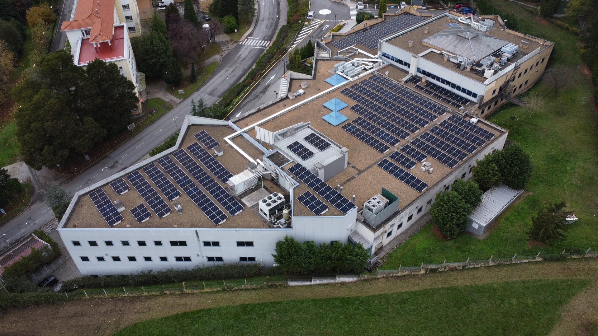 Instalación fotovoltaica en el Instituto Oftalmológico Fernández-Vega