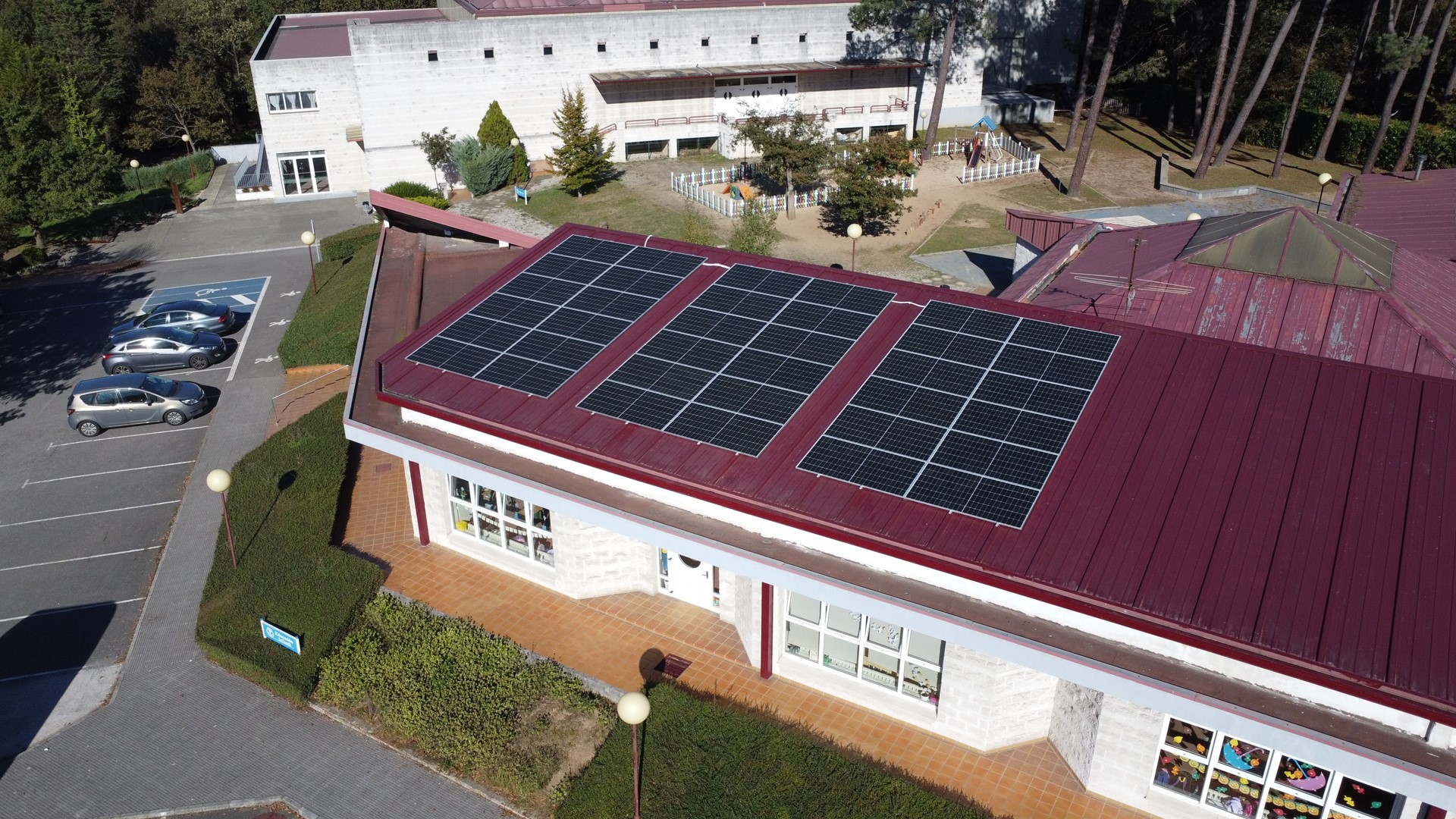 Instalación de paneles solares en Llanera: autoconsumo fotovoltaico en centro educativo