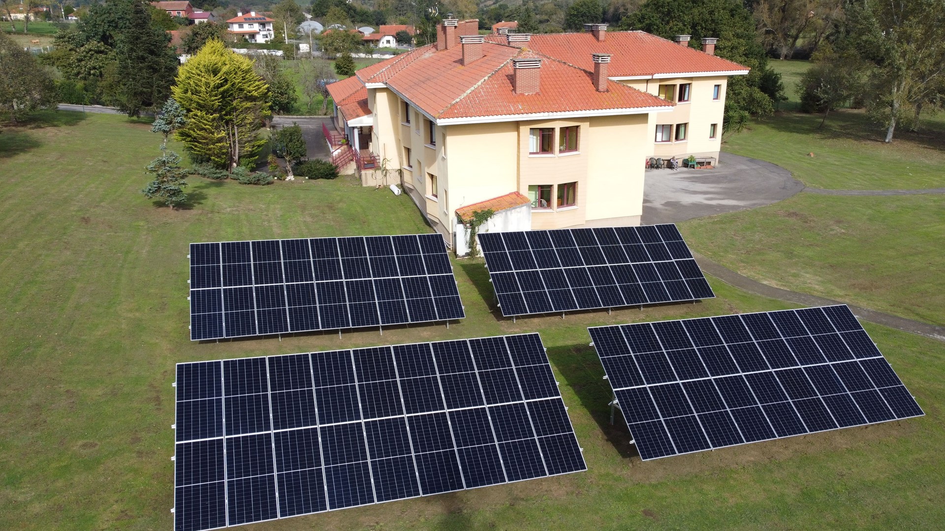 Instalación sobre terreno en residencia en Gijón