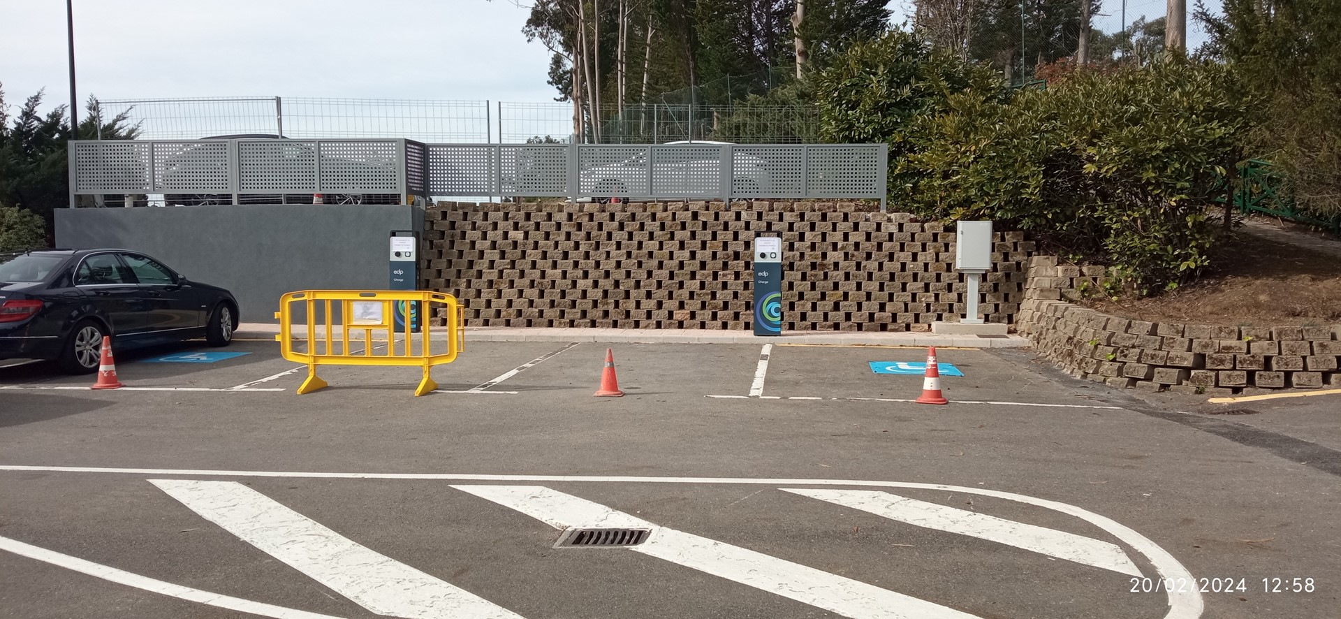 Nueva instalación de cargadores de vehículo eléctrico en empresa en Oviedo